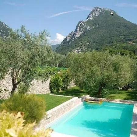 The Olive House, Garden And Pool * Gaino