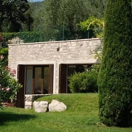 빌라 The Olive House, Garden And Pool