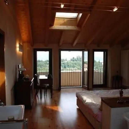 빌라 The Olive House, Garden And Pool