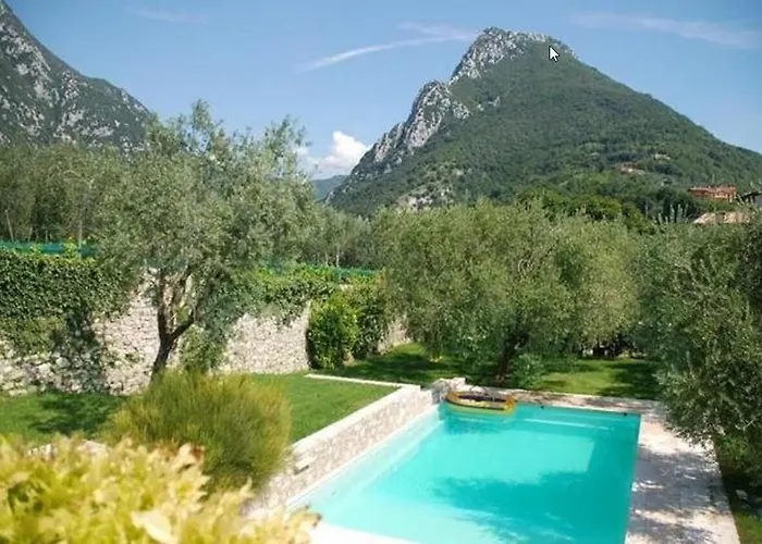 The Olive House, Garden And Pool * Gaino