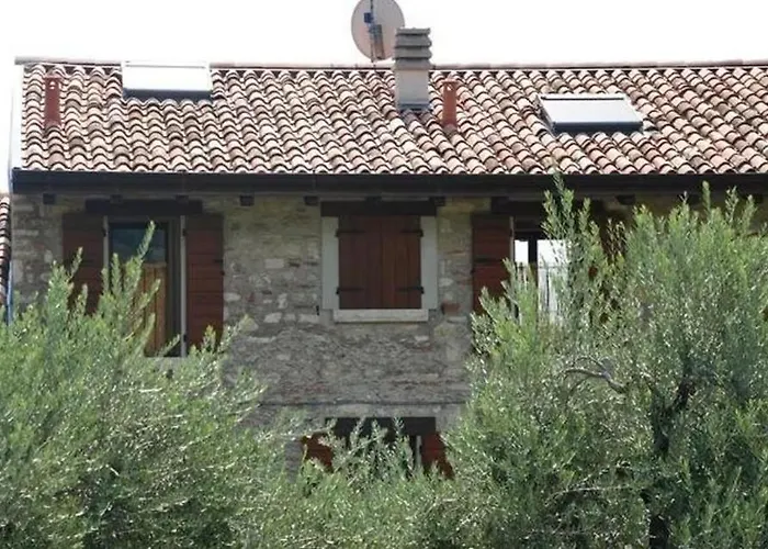 The Olive House, Garden And Pool